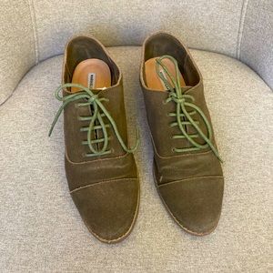 Marais USA Montauk Oxford in Green Suede